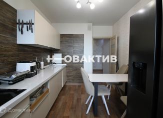 Продам 3-комнатную квартиру, 76.3 м2, Новосибирск, улица Олеко Дундича, 15, улица Олеко Дундича