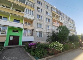 Продается 3-ком. квартира, 72 м2, посёлок Зеленогорский, улица Микробиологов, 38