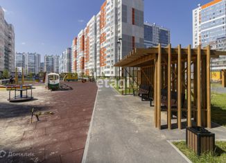 Продам трехкомнатную квартиру, 83.2 м2, Тюмень, улица Монтажников, 34, ЖК Квартал 1964