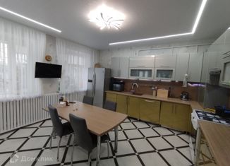 Трехкомнатная квартира на продажу, 96 м2, станица Смоленская, улица Орджоникидзе, 7