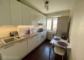 Продам 3-комнатную квартиру, 53 м2, Нижний Новгород, улица Героя Шнитникова, 8, улица Героя Шнитникова
