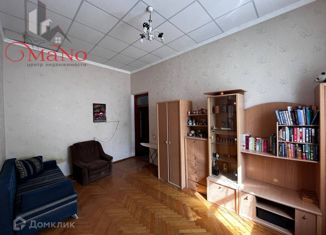 Продам 2-ком. квартиру, 55 м2, Феодосия, Красноармейская улица, 13