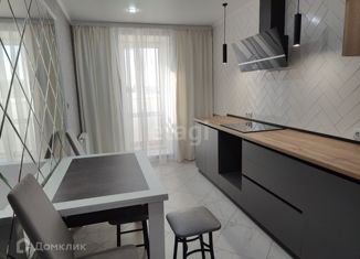 Продаю 2-ком. квартиру, 56 м2, Энгельс, Полтавская улица, 25А, ЖК Традиция