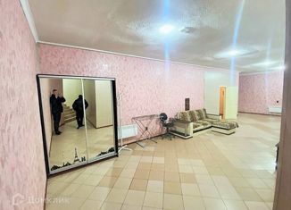 Продаю 5-комнатную квартиру, 150 м2, Ейск, улица Калинина, 73/4