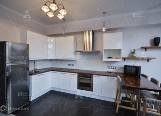 Сдаю 2-ком. квартиру, 83 м2, Санкт-Петербург, Петрозаводская улица, 13, Петрозаводская улица