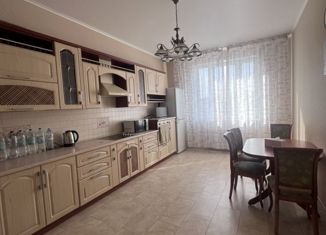 Продается 2-комнатная квартира, 85 м2, Старый Оскол, микрорайон Степной, 13