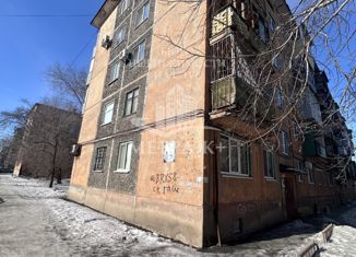 Продается 2-комнатная квартира, 46 м2, Оренбургская область, улица Макаренко, 12