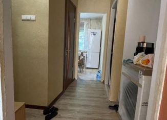 Продается трехкомнатная квартира, 69 м2, поселок городского типа Мирный, улица Сырникова, 7