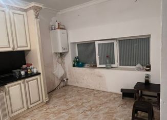 Продаю 2-комнатную квартиру, 50 м2, Махачкала, улица Хуршилова, 10, Советский район