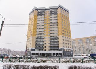 Продаю двухкомнатную квартиру, 66 м2, Новочебоксарск, улица Воинов-Интернационалистов, 24