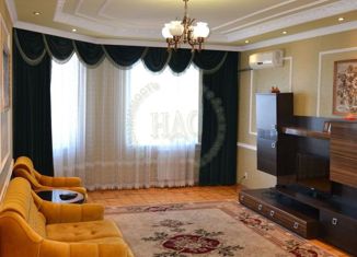 Продается трехкомнатная квартира, 100 м2, Курская область, улица Радищева, 20