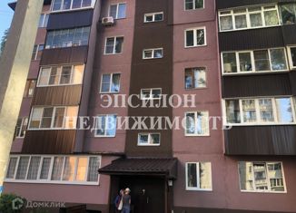 Продается 4-комнатная квартира, 61.4 м2, Курская область, улица Серёгина, 25
