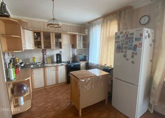 Сдам 4-комнатную квартиру, 112.5 м2, Свердловская область, улица Викулова, 61к2