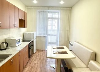 Продается двухкомнатная квартира, 50 м2, Тюмень, улица Газовиков, 49, Центральный округ