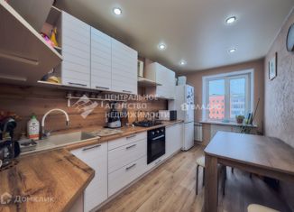 Продам 4-комнатную квартиру, 77.1 м2, Рыбное, Юбилейная улица, 14