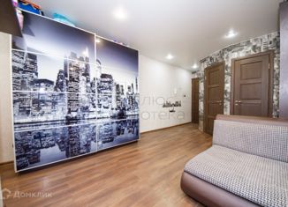 Продаю 3-ком. квартиру, 55.6 м2, Павловск, Берёзовая улица, 14/10