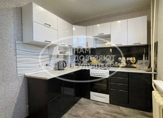 Продаю 3-комнатную квартиру, 59.3 м2, Лысьва, улица Орджоникидзе, 8А