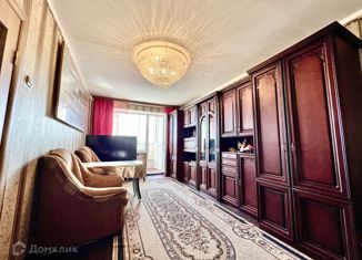 Продам 4-ком. квартиру, 78.7 м2, Армавир, улица Володарского, 16