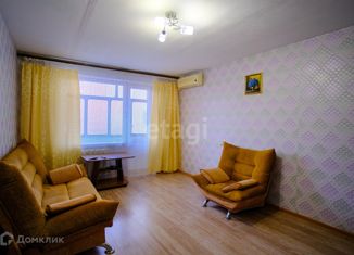 Продается 3-комнатная квартира, 64 м2, Краснодарский край, улица Ленина, 163