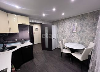 Продам 2-комнатную квартиру, 54.3 м2, поселок городского типа Уренгой, 3-й микрорайон, 7