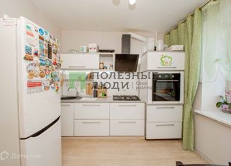 Продается 4-комнатная квартира, 100.4 м2, Хабаровск, улица Шеронова, 137