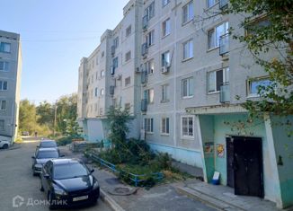 Продается 4-ком. квартира, 83.7 м2, Элиста, улица Юрия Клыкова, 144, 2-й микрорайон