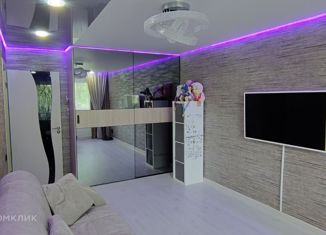 Продам двухкомнатную квартиру, 50 м2, посёлок Ждановский, Школьная улица, 31