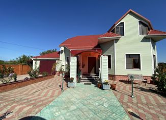 Продажа дома, 371.4 м2, станица Курчанская, площадь Ленина