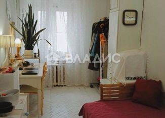 Продам 3-комнатную квартиру, 58 м2, Санкт-Петербург, 18-я линия Васильевского острова, 37Б, метро Василеостровская