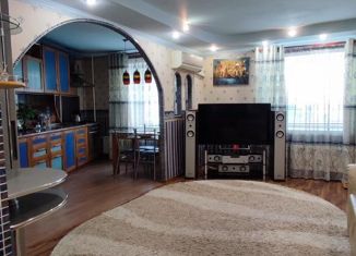 Продам 4-ком. квартиру, 85 м2, Татарстан, улица Комарова, 22