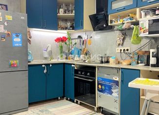 Продаю 2-ком. квартиру, 72.4 м2, Новороссийск, улица Видова, 100, ЖК Центр