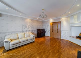 Продается четырехкомнатная квартира, 128.9 м2, Липецк, улица имени Мичурина, 22А