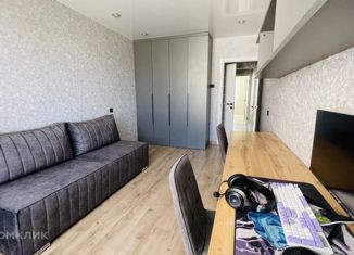 Продается трехкомнатная квартира, 82 м2, поселок Зональная Станция, улица Королёва, 10