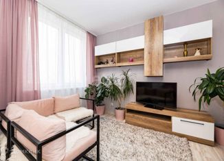 Продается двухкомнатная квартира, 64.9 м2, Екатеринбург, улица Крестинского, 35А, метро Ботаническая