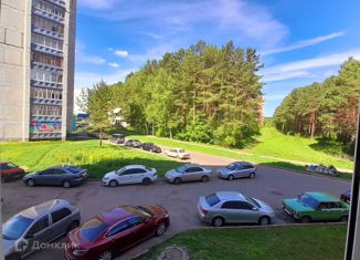 Трехкомнатная квартира на продажу, 76 м2, Зеленогорск, Парковая улица, 58