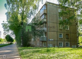 Продается 3-комнатная квартира, 57.3 м2, Киров, улица Чапаева, 51, Ленинский район