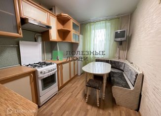 Сдается в аренду 2-комнатная квартира, 50 м2, Ижевск, улица Холмогорова, 31, жилой район Север