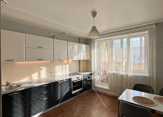 Продаю 1-комнатную квартиру, 42.3 м2, Челябинск, улица Татищева, 264, ЖК Ньютон