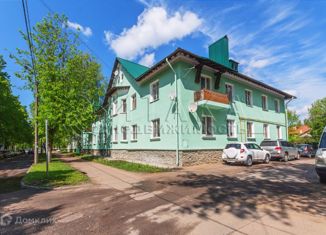 Продаю комнату, 73.4 м2, Кировск, улица Кирова, 6