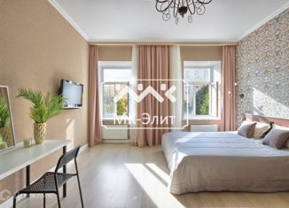 Продажа трехкомнатной квартиры, 81 м2, Санкт-Петербург, 4-я линия Васильевского острова, 45