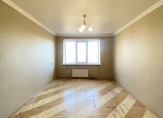 Продаю 1-комнатную квартиру, 32 м2, Нальчик, улица Мальбахова, 28, район Богданка
