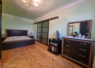 Продается 1-комнатная квартира, 32 м2, Нальчик, улица Кирова, 351, район Богданка