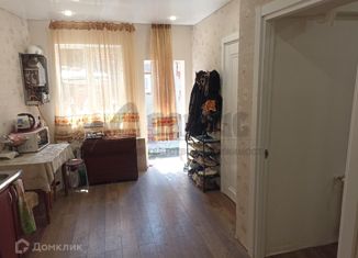 Продается 2-комнатная квартира, 35 м2, Владикавказ, улица Братьев Газдановых, 24
