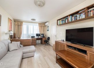 Продажа двухкомнатной квартиры, 62.4 м2, Москва, Большая Набережная улица, 19к3, станция Тушинская