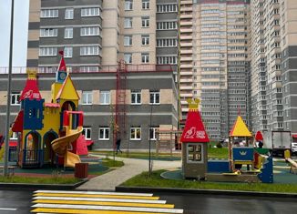 Продам 2-комнатную квартиру, 68.4 м2, Ростов-на-Дону, проспект 40-летия Победы, 63/17с3, ЖК Сокол Град