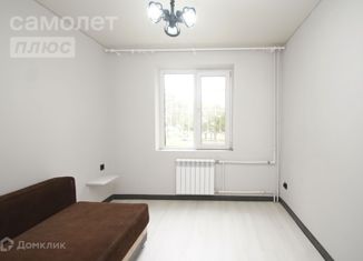 Продам 1-комнатную квартиру, 38 м2, Омск, улица Лукашевича, 25