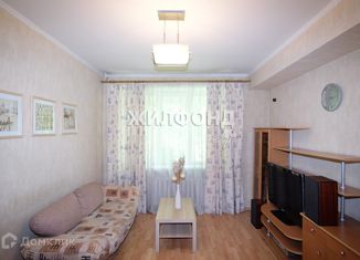 Продам трехкомнатную квартиру, 50 м2, Новосибирск, улица Чаплыгина, 35, метро Площадь Ленина