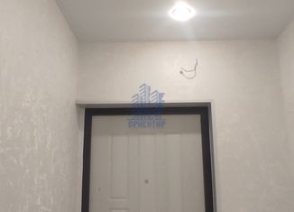 Продаю 1-ком. квартиру, 45 м2, Чебоксары, ЖК Солнечный Парк, улица писателя Лаврентия Таллерова, 28