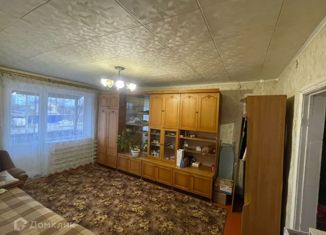 Продаю 3-комнатную квартиру, 53.9 м2, село Александровка, Советская улица, 34