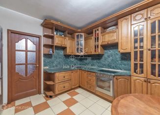 Продам 3-комнатную квартиру, 77 м2, Москва, Новомарьинская улица, 36к2, метро Братиславская